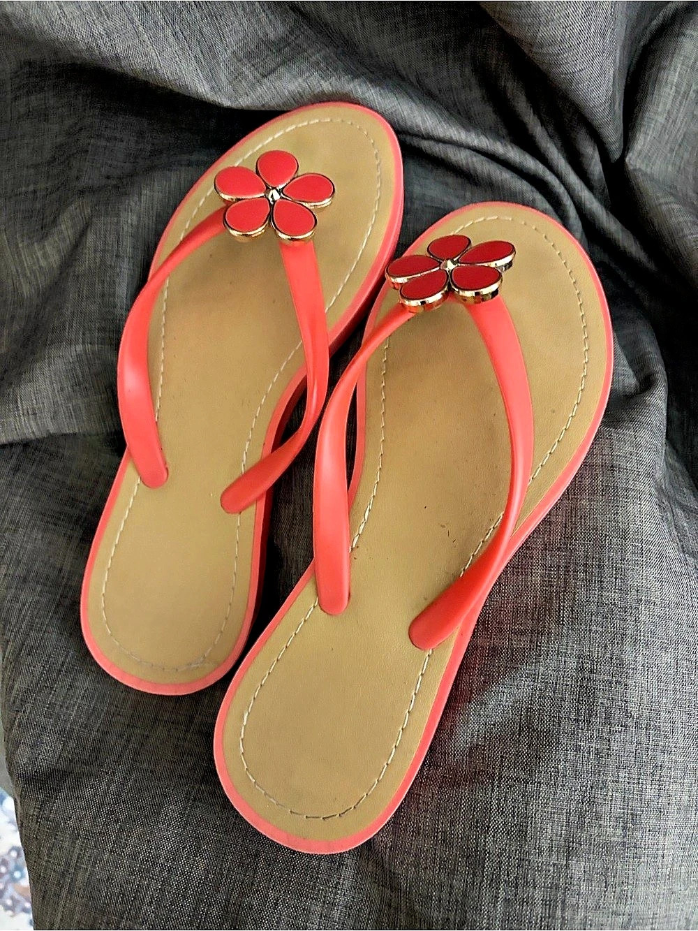 Flower Thong Sandals in Pink US 9 Like New
